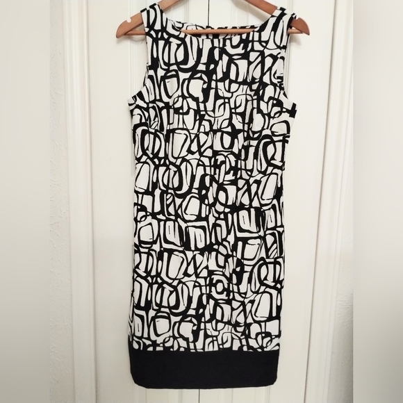Black and White Abstract Print Sheath Dress - Picture 3 of 8
